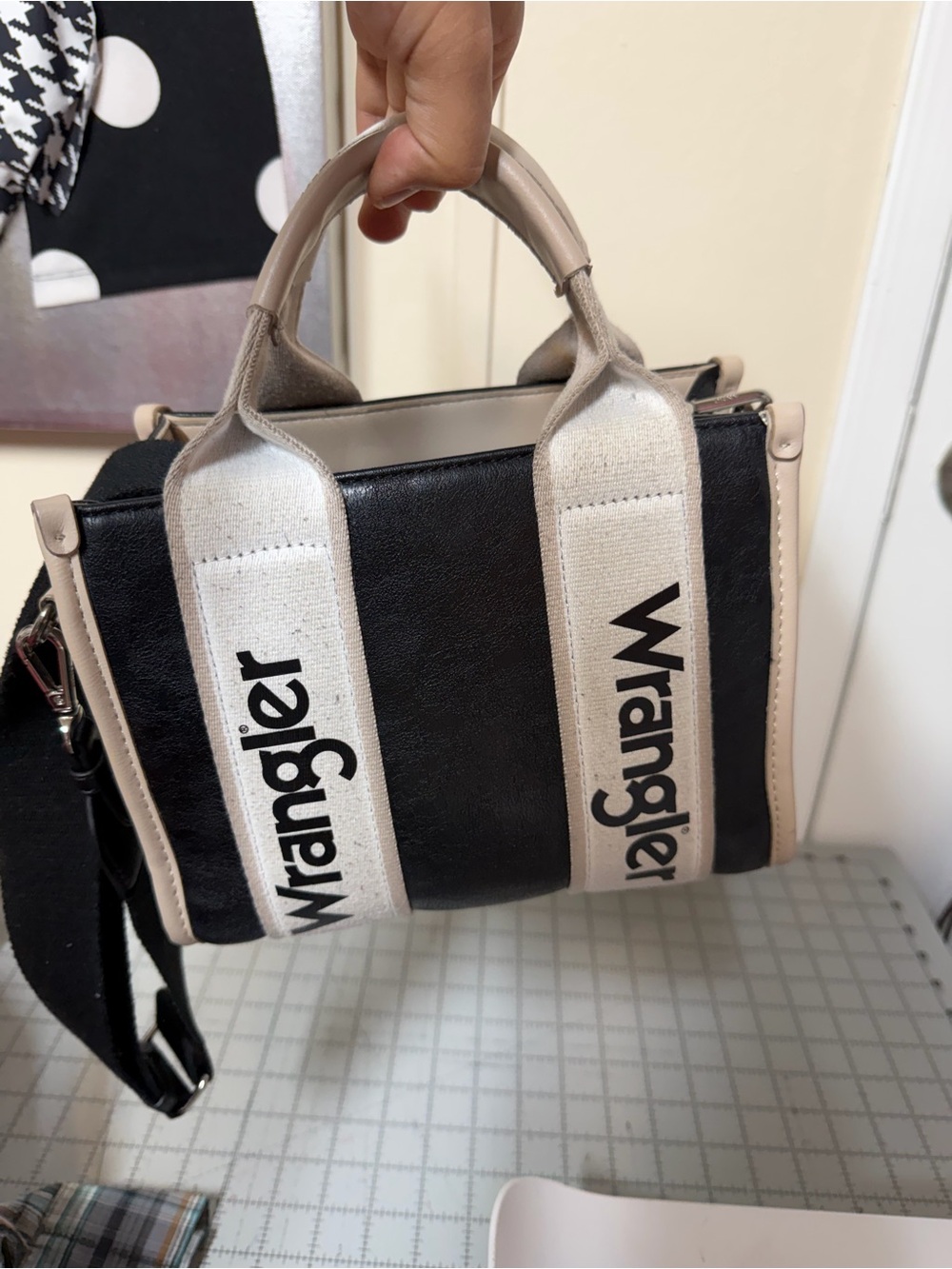 Wrangler Black and Cream Crossbody Tote - Picture 16 of 16